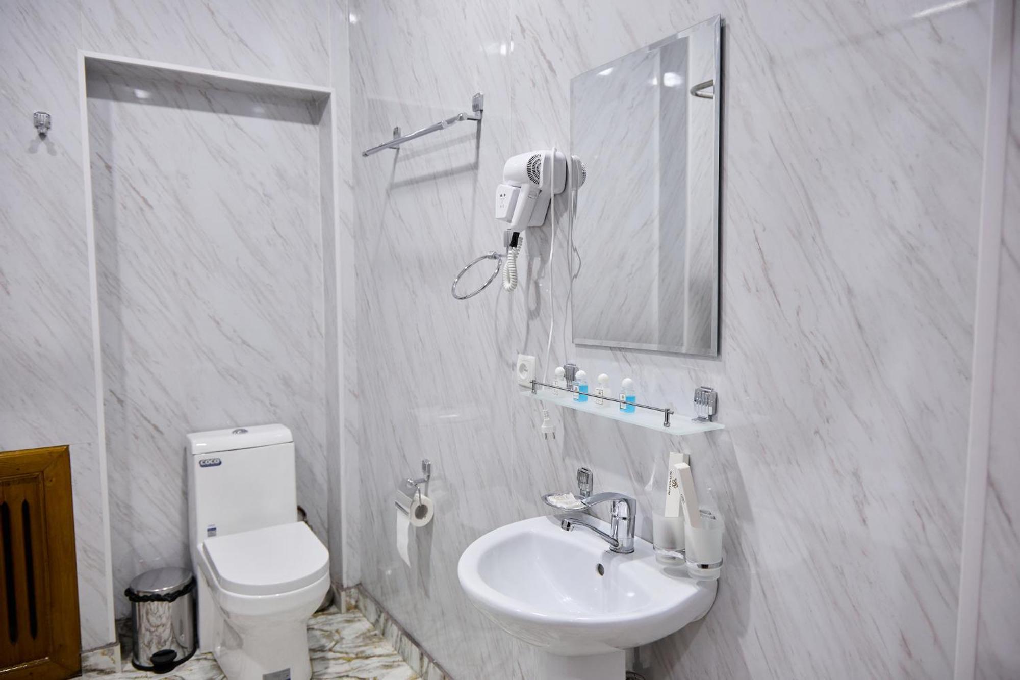 Art Garden Hotel Ташкент Екстер'єр фото