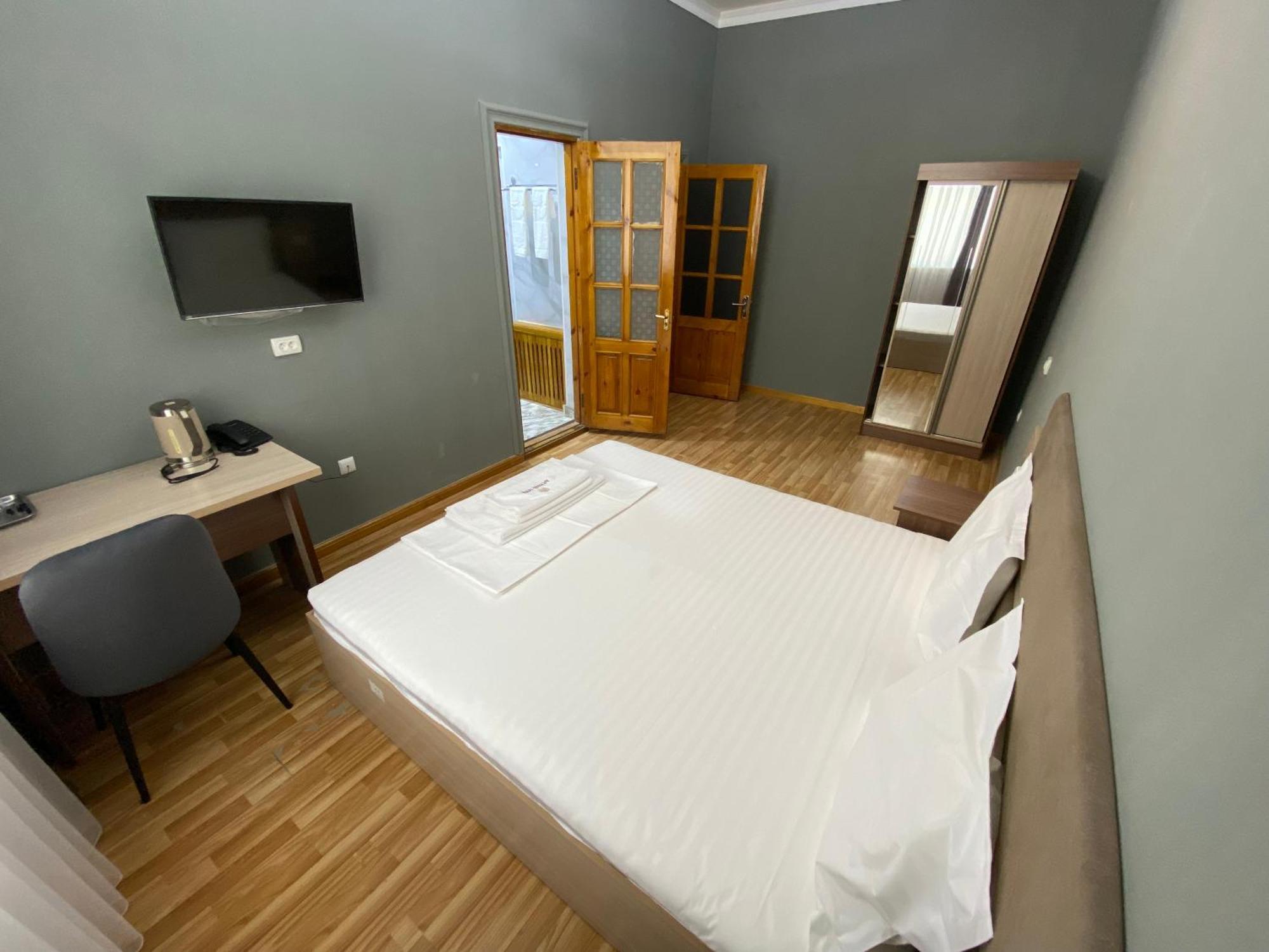 Art Garden Hotel Ташкент Екстер'єр фото